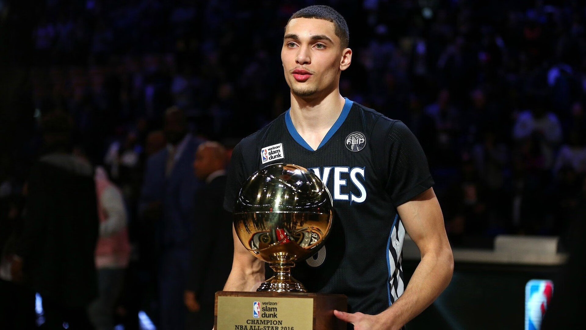 双线制霸，湖人铁血防守冰封北境，克莱化身F1赛道上的关键先生